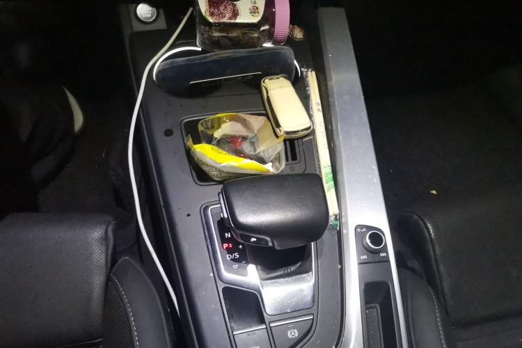 Used Audi A4L 2020 40 TFSI Fashion Dynamic Model Gear Lever