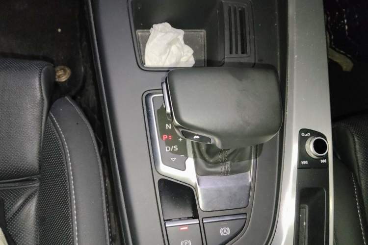 Used Audi A4L 2020 40 TFSI Fashion Dynamic Model Gear Lever