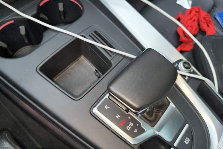 Used Audi A4L 2020 40 TFSI Fashion Dynamic Model Gear Lever