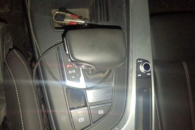 Used Audi A4L 2020 40 TFSI Fashion Dynamic Model Gear Lever