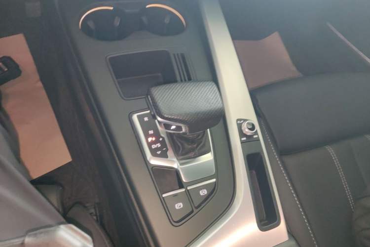 Used Audi A4L 2020 40 TFSI Luxury Dynamic Model Gear Lever