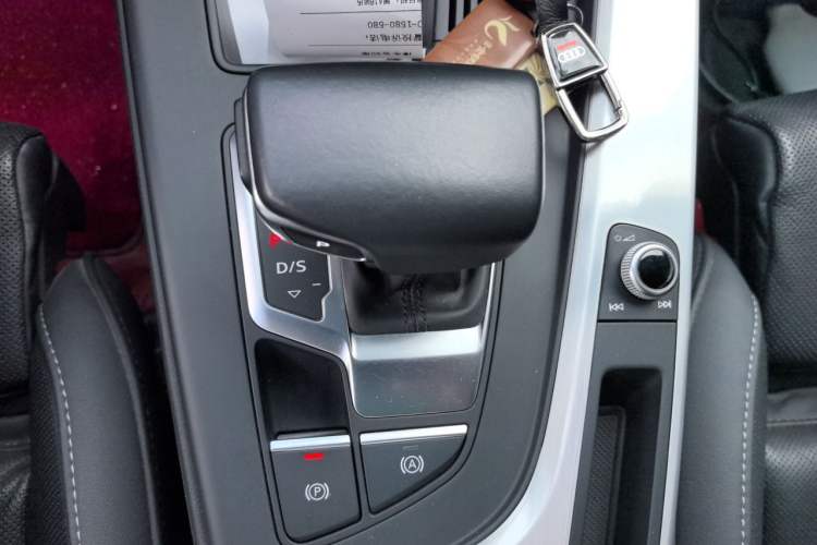 Used Audi A4L 2020 40 TFSI Fashion Dynamic Model Gear Lever