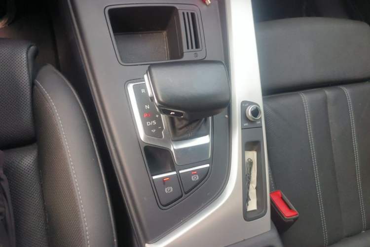 Used Audi A4L 2020 40 TFSI Fashion Dynamic Model Gear Lever