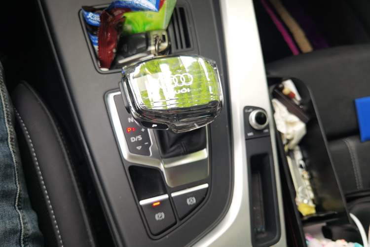 Used Audi A4L 2020 40 TFSI Fashion Dynamic Model Gear Lever