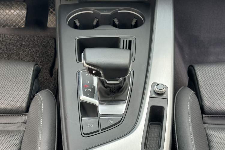 Used Audi A4L 2020 40 TFSI Fashion Dynamic Model Gear Lever