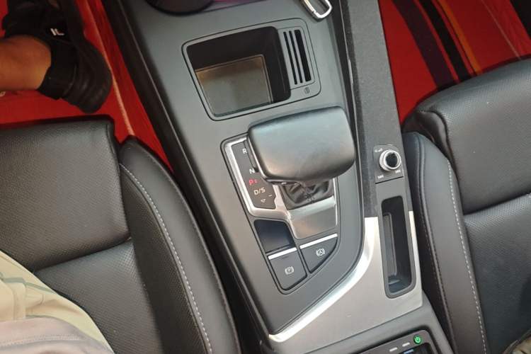 Used Audi A4L 2020 40 TFSI Fashion Dynamic Model Gear Lever