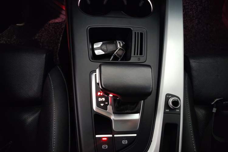 Used Audi A4L 2020 40 TFSI quattro Luxury Dynamic Model Gear Lever