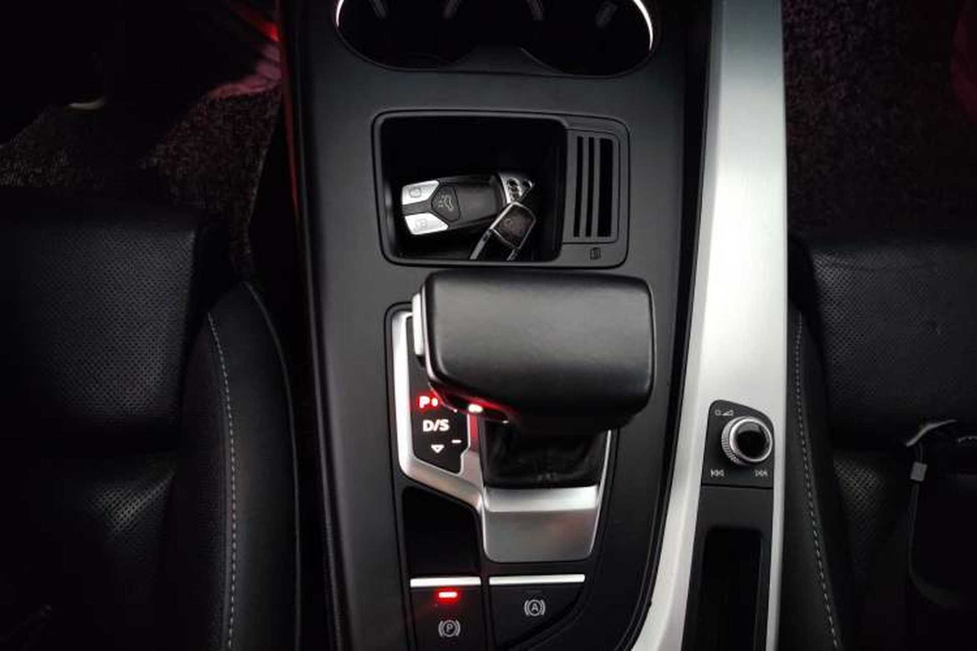 Used Audi A4L 2020 40 TFSI quattro Luxury Dynamic Model Gear Lever