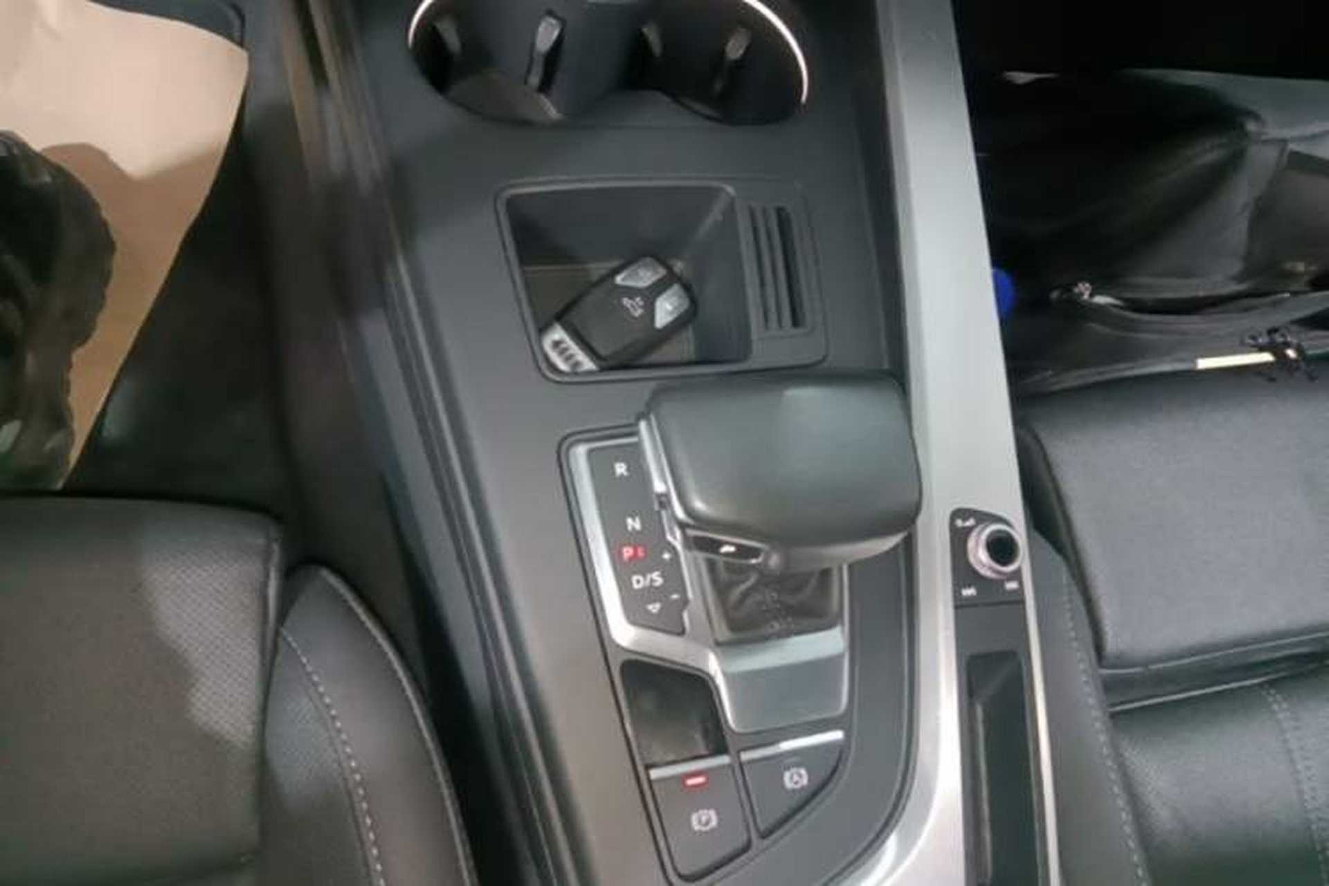 Used Audi A4L 2020 40 TFSI Fashion Dynamic Model Gear Lever