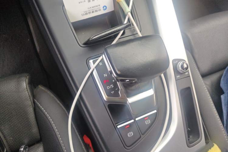 Used Audi A4L 2020 40 TFSI Fashion Dynamic Model Gear Lever