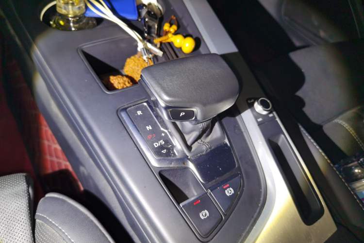 Used Audi A4L 2020 40 TFSI Fashion Dynamic Model Gear Lever