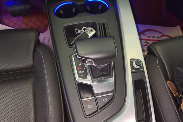 Used Audi A4L 2020 40 TFSI Fashion Dynamic Model Gear Lever