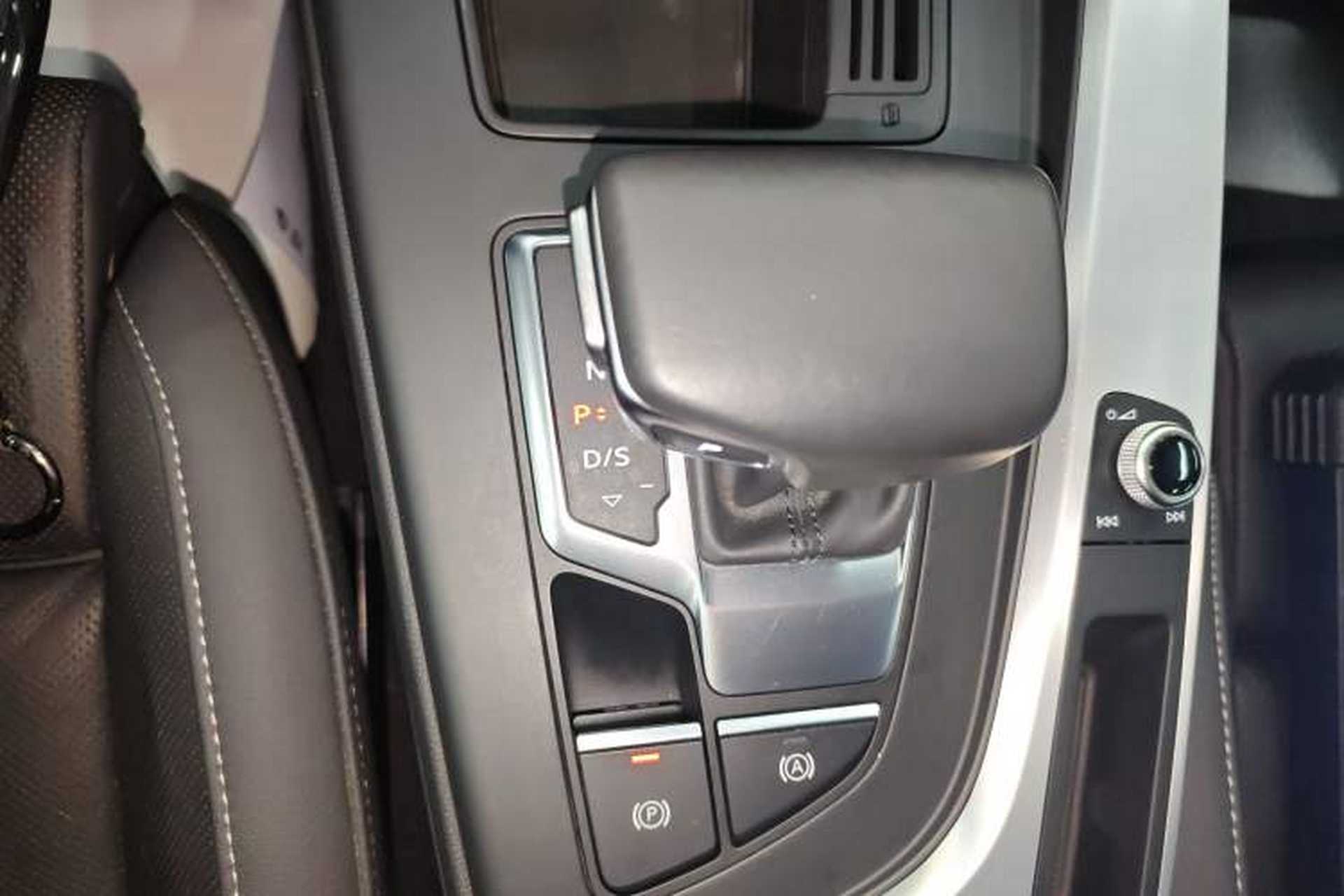 Used Audi A4L 2020 40 TFSI Fashion Dynamic Model Gear Lever