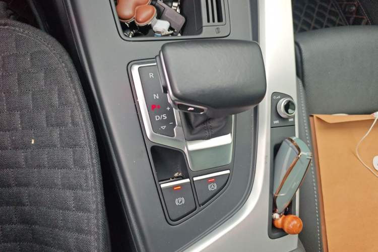 Used Audi A4L 2020 40 TFSI Fashion Dynamic Model Gear Lever