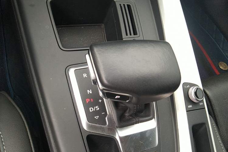 Used Audi A4L 2020 40 TFSI Fashion Dynamic Model Gear Lever