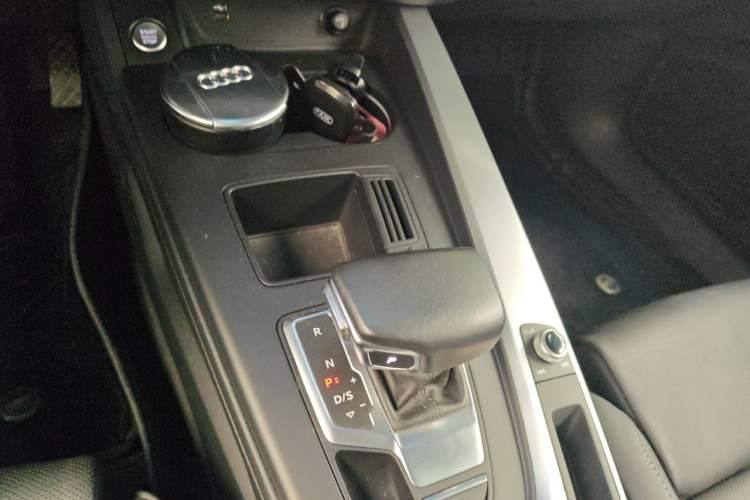 Used Audi A4L 2020 40 TFSI Fashion Dynamic Model Gear Lever