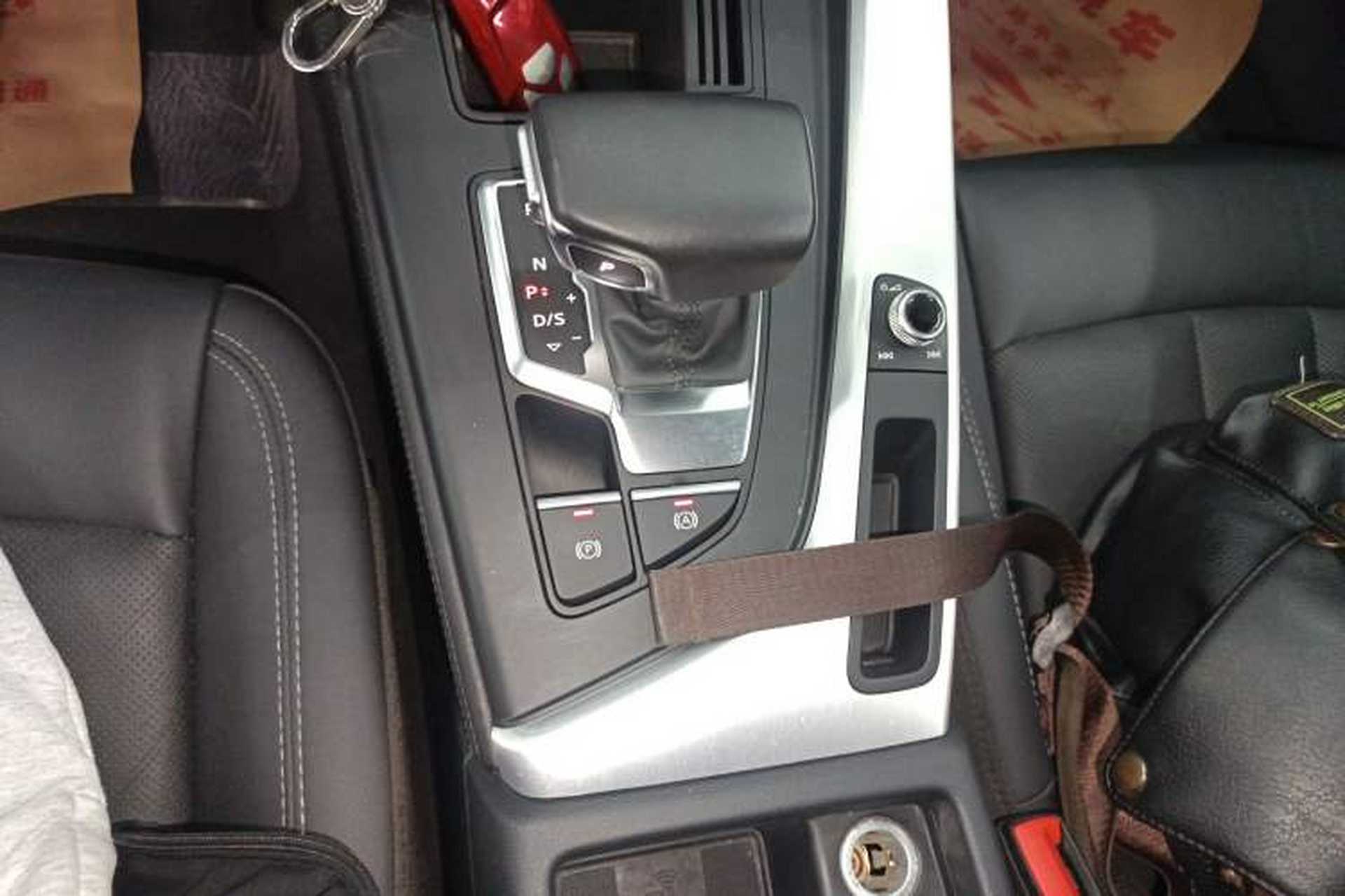 Used Audi A4L 2020 40 TFSI Luxury Dynamic Model Gear Lever