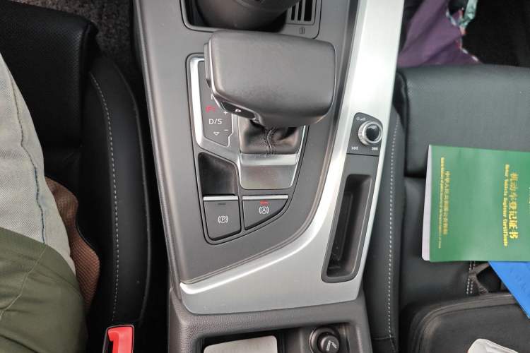 Used Audi A4L 2020 40 TFSI Fashion Dynamic Model Gear Lever