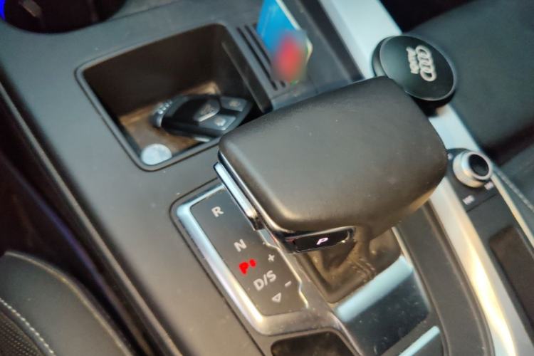 Used Audi A4L 2020 40 TFSI quattro Luxury Dynamic Model Gear Lever