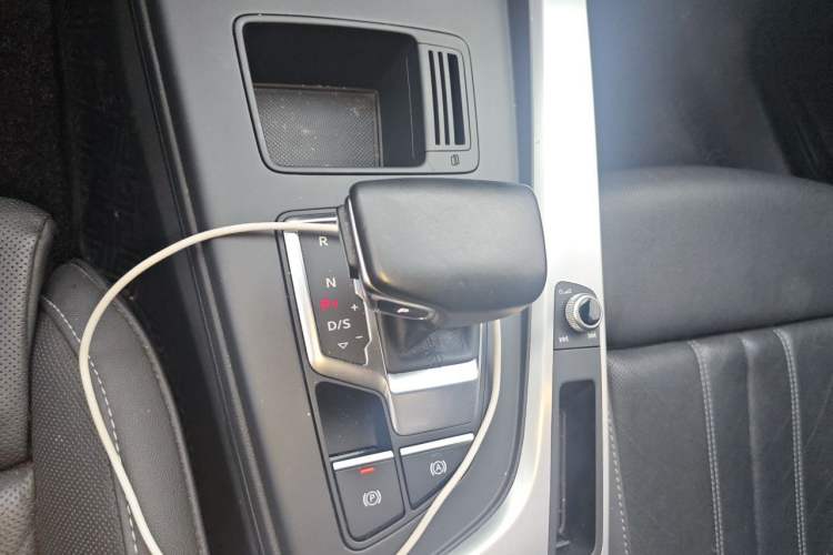 Used Audi A4L 2020 40 TFSI Fashion Dynamic Model Gear Lever