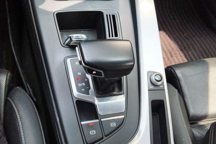 Used Audi A4L 2020 40 TFSI Fashion Dynamic Model Gear Lever