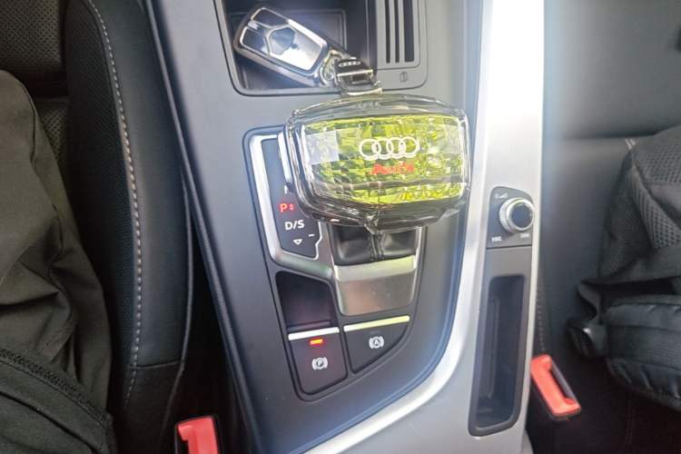 Used Audi A4L 2020 40 TFSI Fashion Dynamic Model Gear Lever