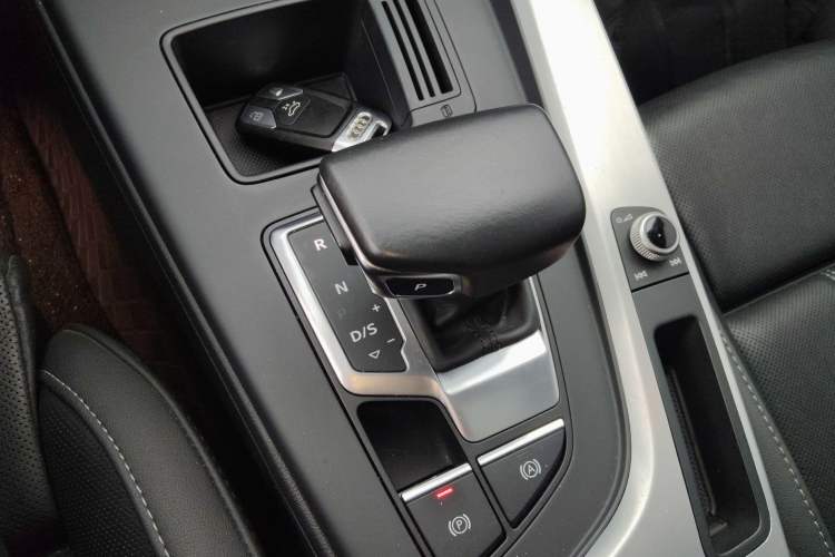 Used Audi A4L 2020 40 TFSI Fashion Dynamic Model Gear Lever