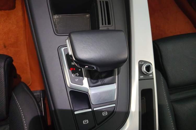 Used Audi A4L 2020 40 TFSI Fashion Dynamic Model Gear Lever