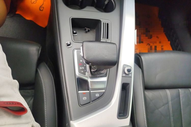 Used Audi A4L 2020 40 TFSI Luxury Dynamic Model Gear Lever