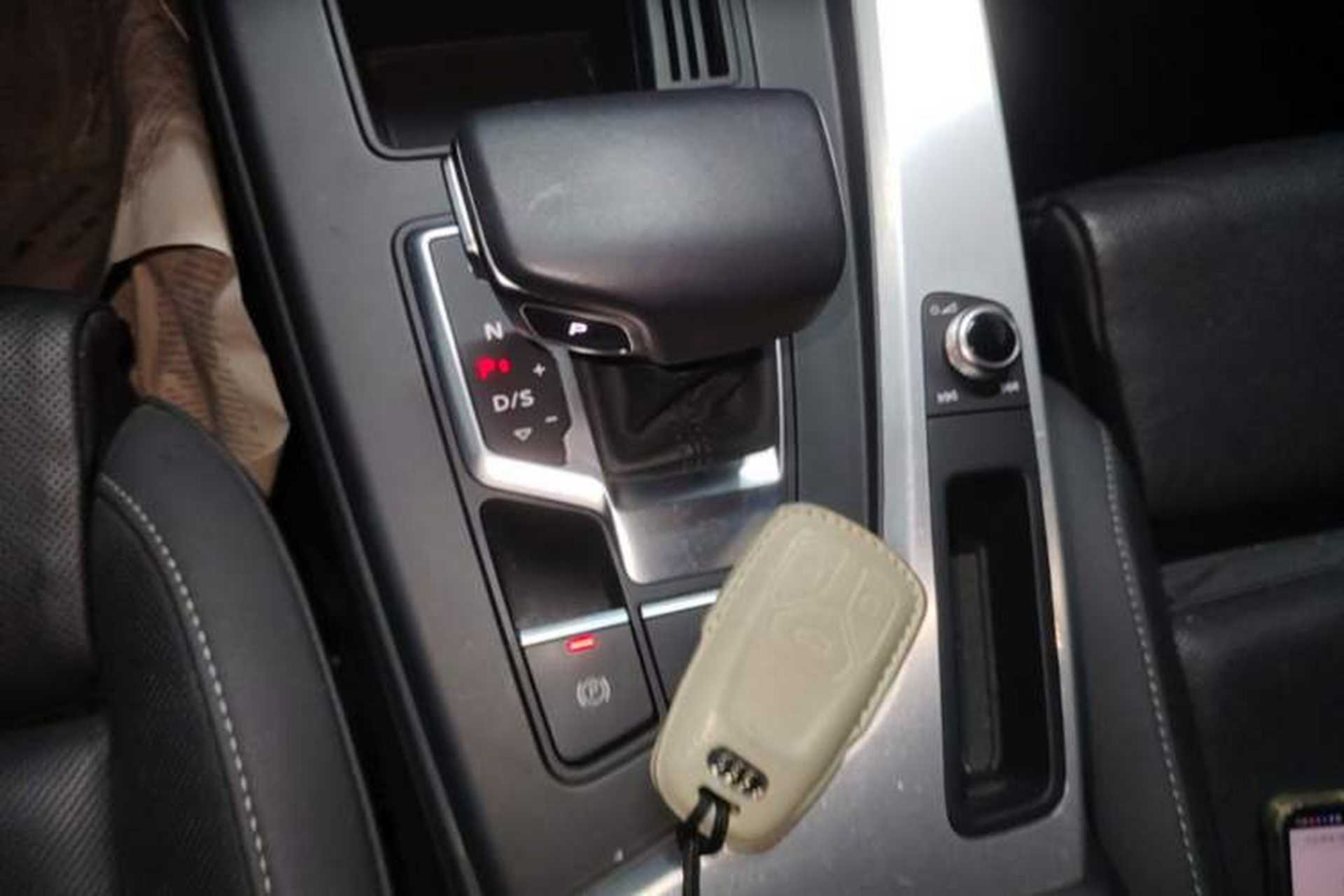 Used Audi A4L 2020 40 TFSI Fashion Dynamic Model Gear Lever