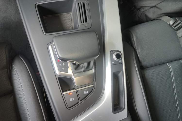 Used Audi A4L 2020 40 TFSI Luxury Dynamic Model Gear Lever