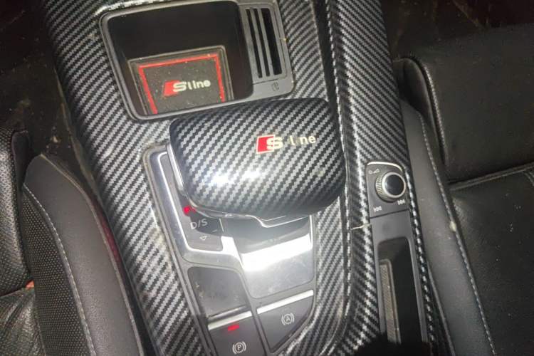 Used Audi A4L 2020 40 TFSI Fashion Dynamic Model Gear Lever