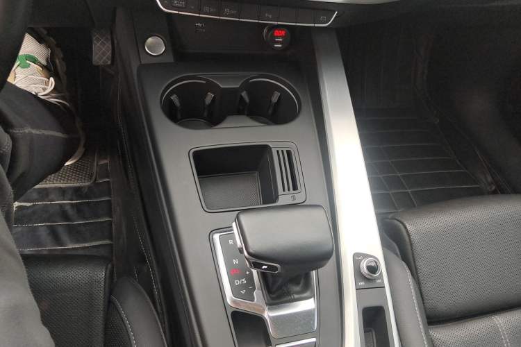 Used Audi A4L 2020 40 TFSI Fashion Dynamic Model Gear Lever