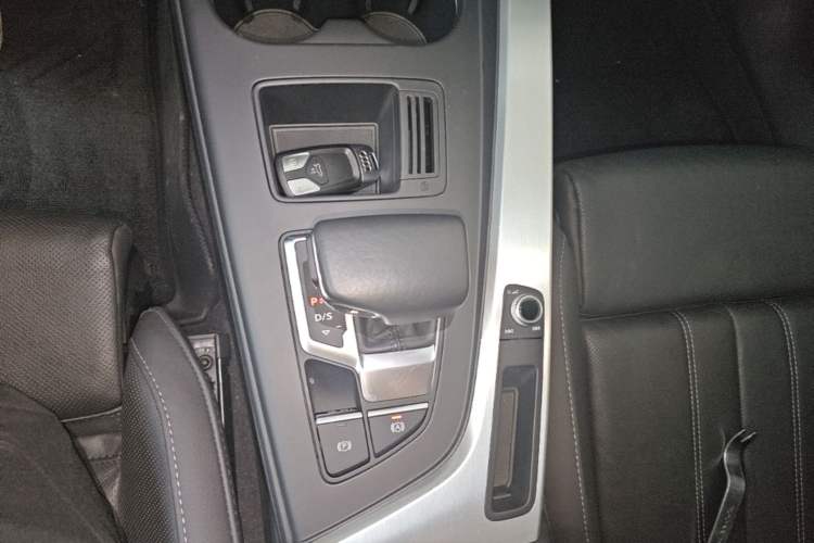 Used Audi A4L 2020 40 TFSI Fashion Dynamic Model Gear Lever