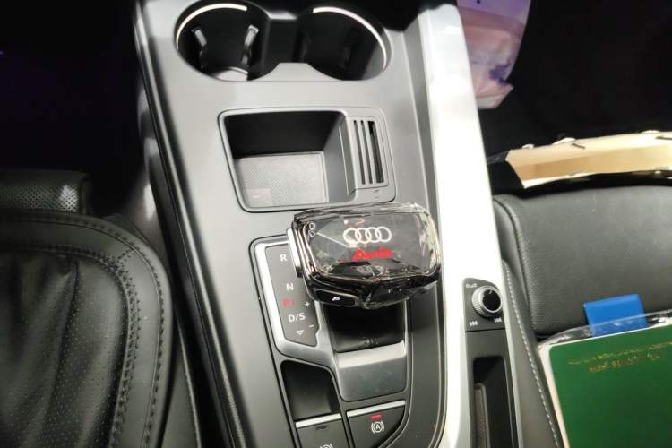 Used Audi A4L 2020 40 TFSI Fashion Dynamic Model Gear Lever