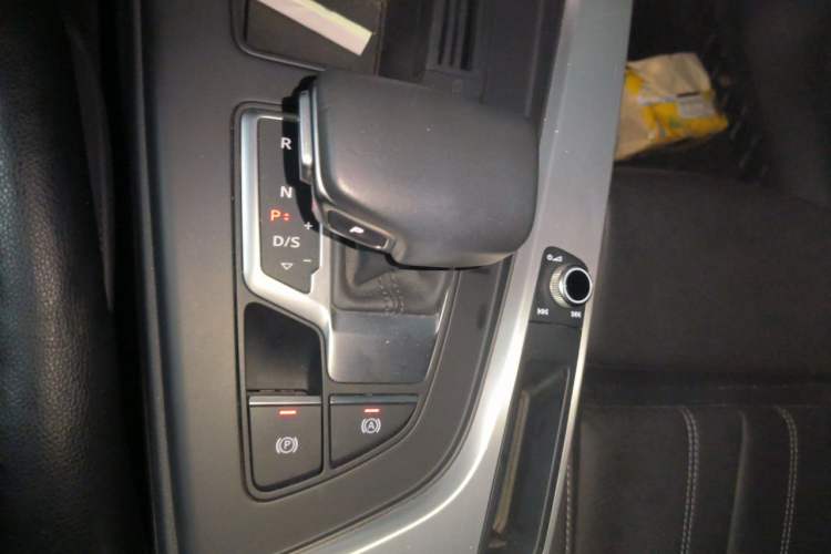 Used Audi A4L 2020 40 TFSI Fashion Dynamic Model Gear Lever