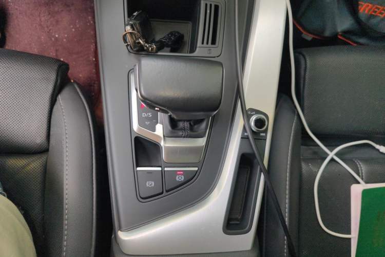 Used Audi A4L 2020 40 TFSI Fashion Dynamic Model Gear Lever
