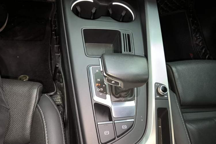 Used Audi A4L 2020 40 TFSI Fashion Dynamic Model Gear Lever