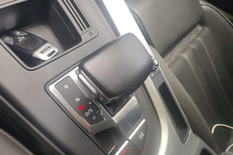 Used Audi A4L 2020 40 TFSI Fashion Dynamic Model Gear Lever