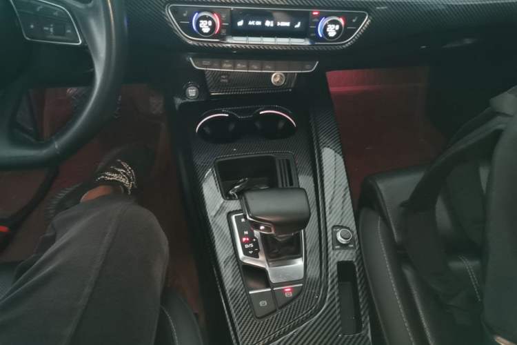 Used Audi A4L 2020 40 TFSI Fashion Dynamic Model Gear Lever