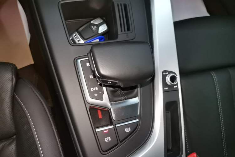 Used Audi A4L 2020 40 TFSI Fashion Dynamic Model Gear Lever