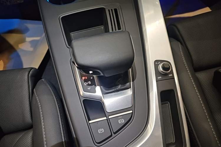 Used Audi A4L 2020 40 TFSI Fashion Dynamic Model Gear Lever