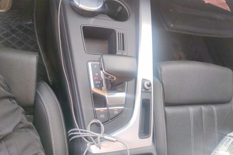 Used Audi A4L 2020 40 TFSI Fashion Dynamic Model Gear Lever
