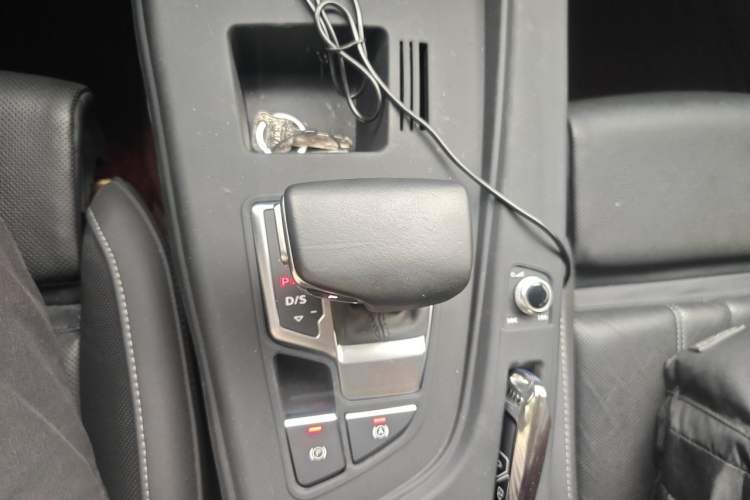 Used Audi A4L 2020 40 TFSI Fashion Dynamic Model Gear Lever