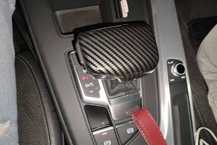 Used Audi A4L 2020 35 TFSI Fashion Dynamic Model Gear Lever