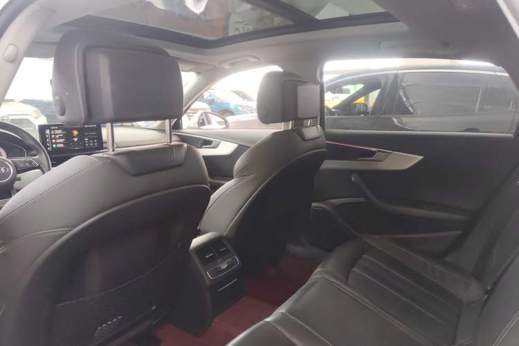 Used Audi A4L 2020 40 TFSI Luxury Dynamic Model Headliner