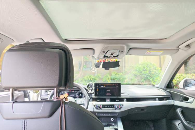 Used Audi A4L 2020 40 TFSI quattro Luxury Dynamic Model Headliner