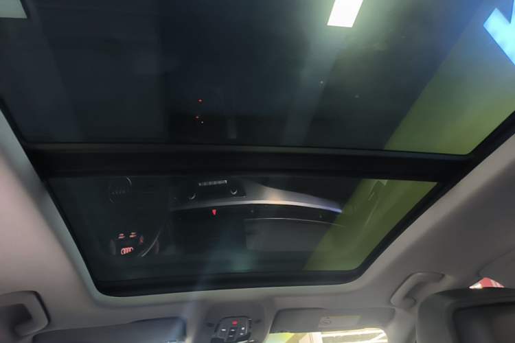 Used Audi A4L 2020 40 TFSI Luxury Dynamic Model Headliner