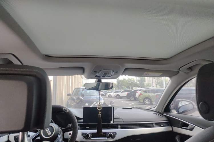 Used Audi A4L 2020 40 TFSI Luxury Dynamic Model Headliner