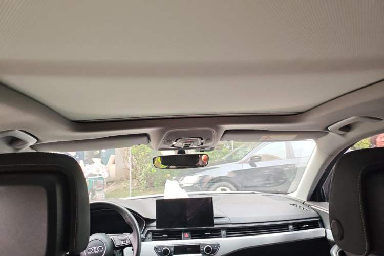 Used Audi A4L 2020 40 TFSI Luxury Dynamic Model Headliner